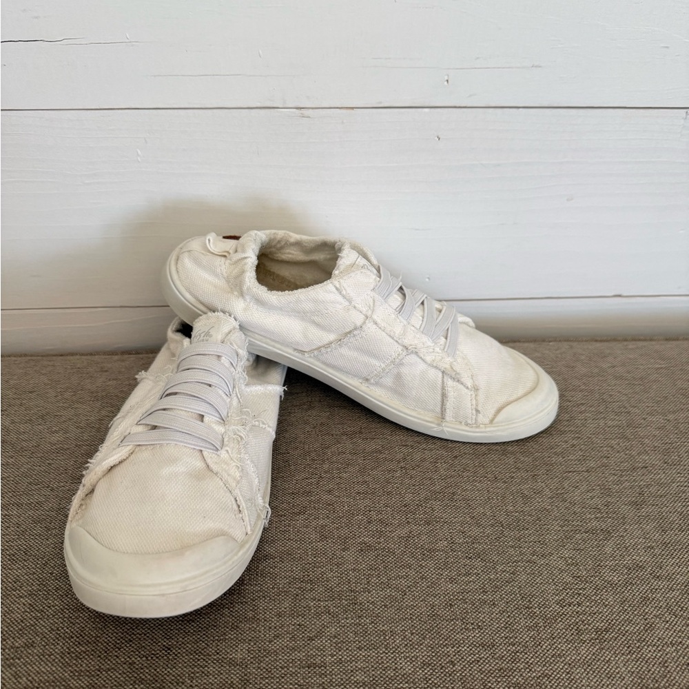 Blowfish Women’s White Canvas Low-Profile Sneakers